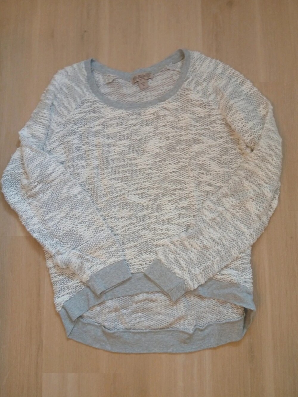 Nine West Light Gray & Cream Knit Crewneck Sweater
